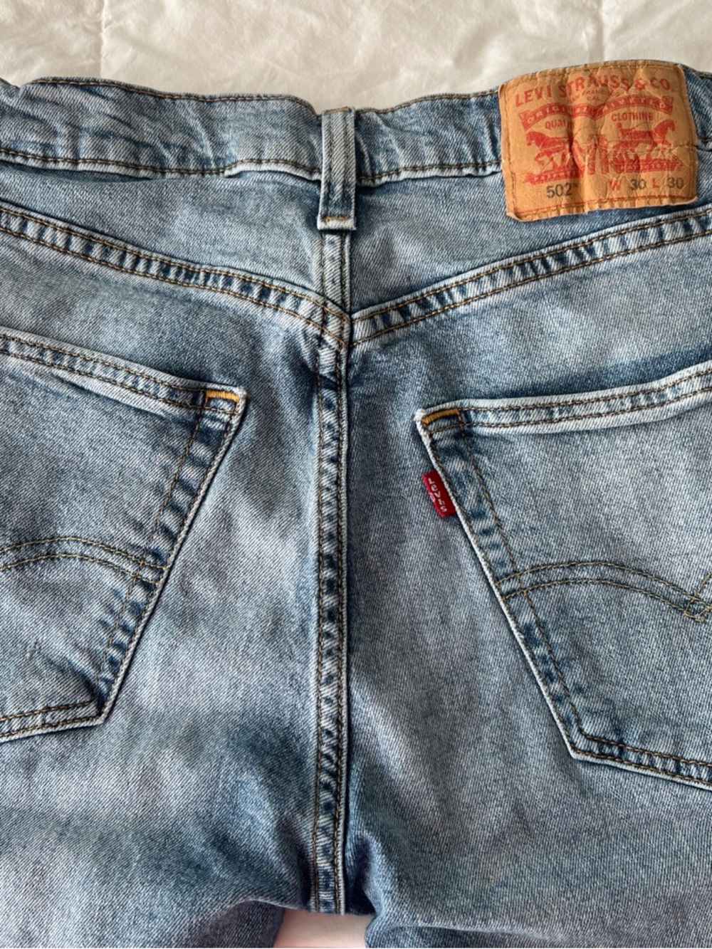 Levi's 502 Taper Jeans — W30 L30